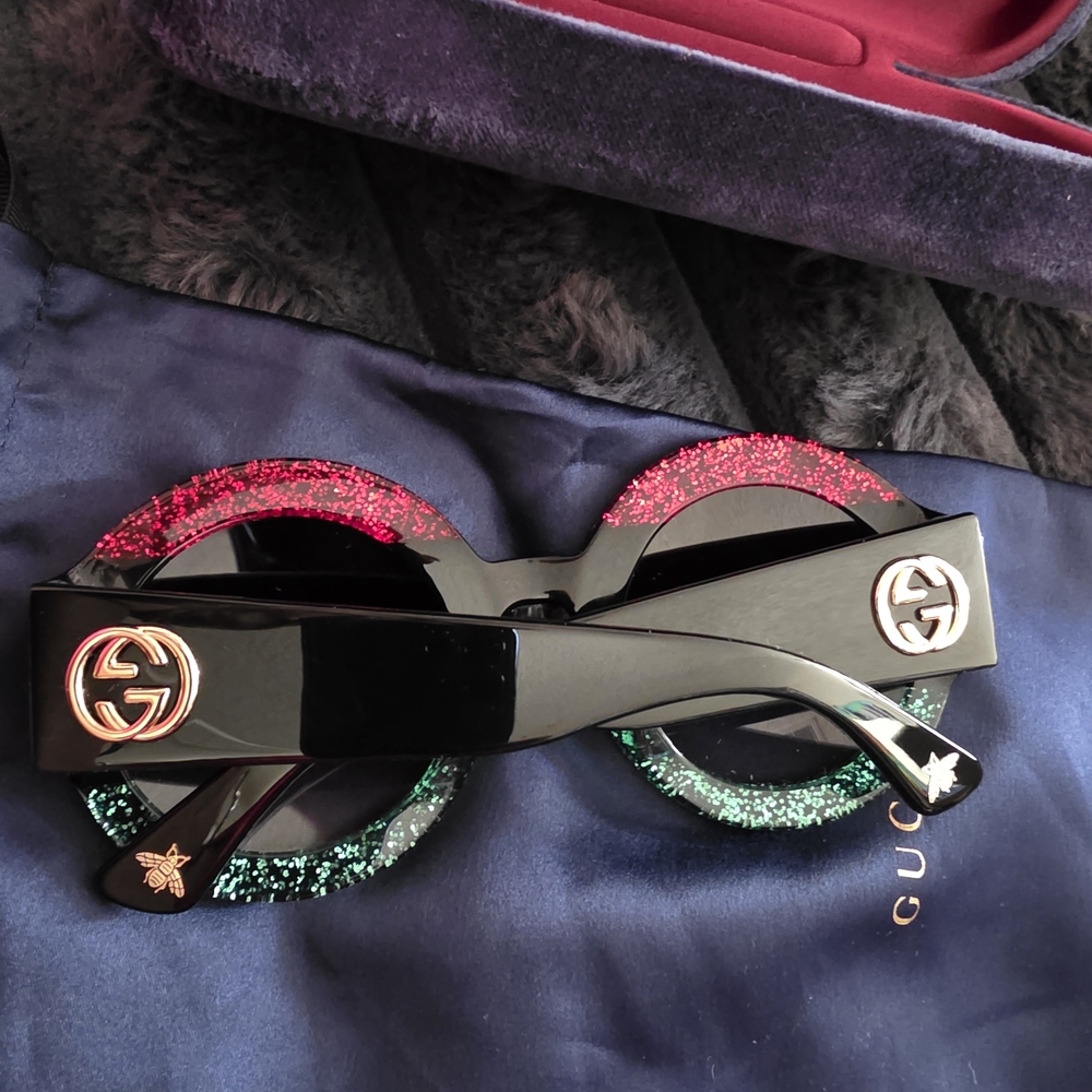 Gucci Black and Red Round Frame Sunglasses - Picture 5 of 9